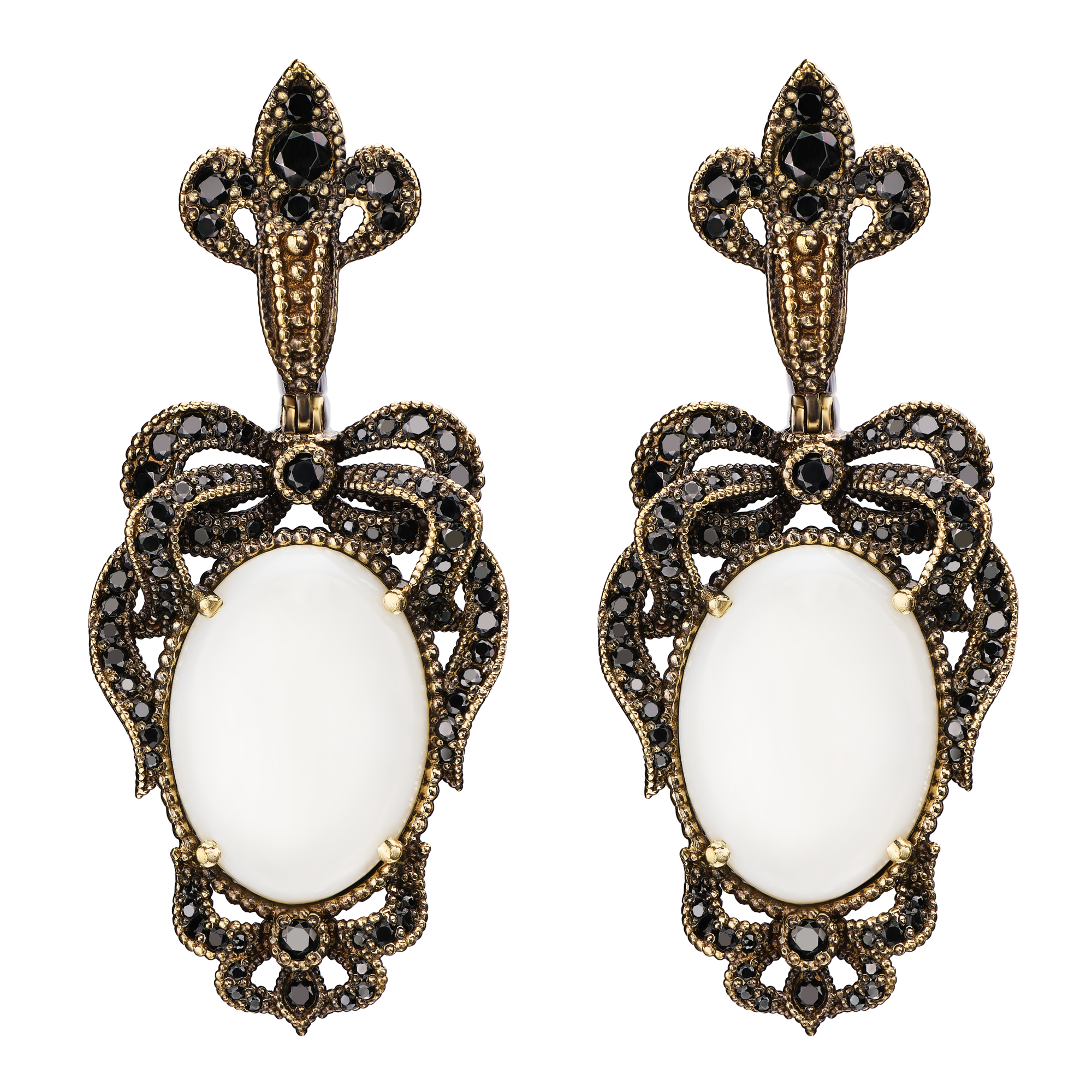 OR2006 NERO Earings REGALIA DELLE REGINE